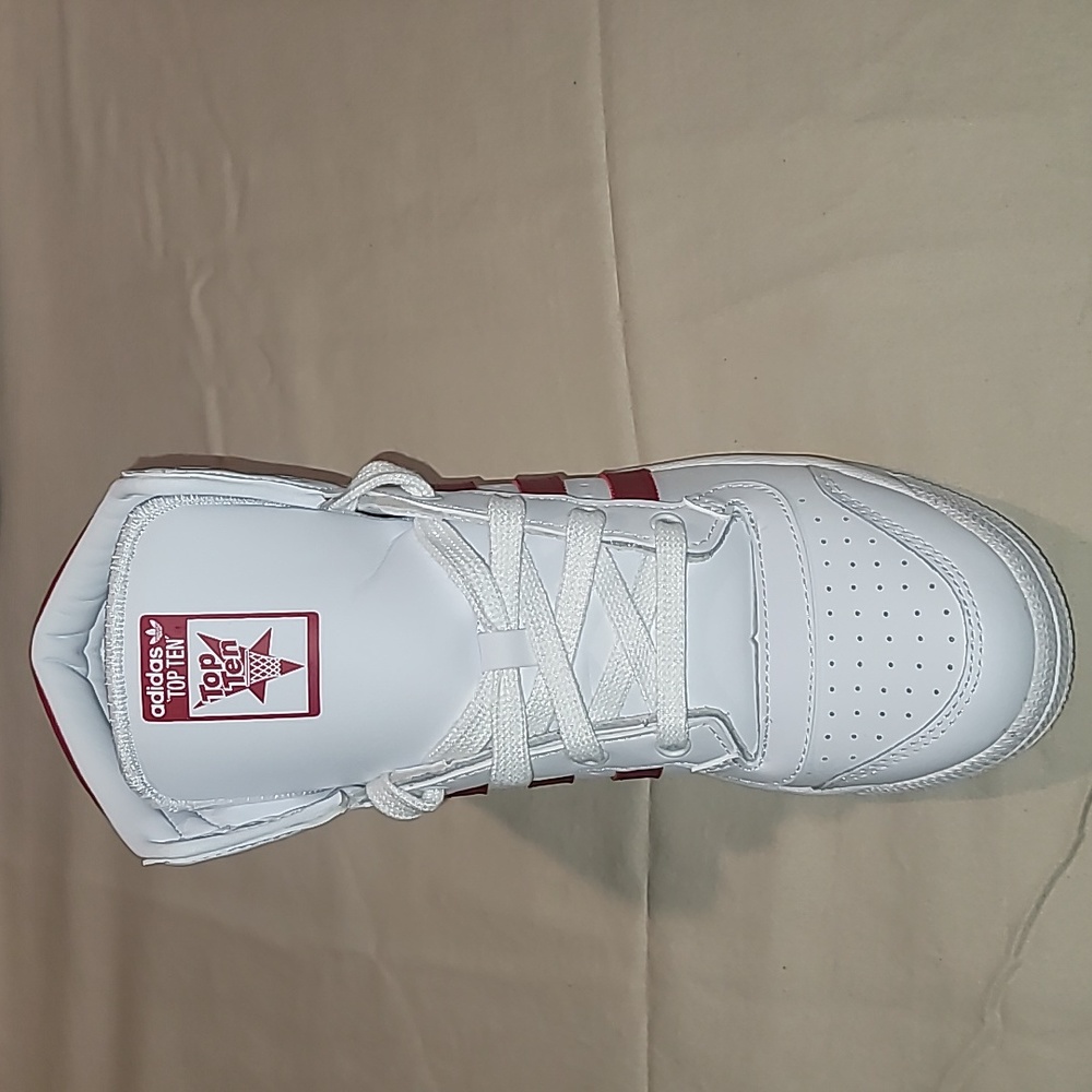 Adidas - Picture 2 of 4